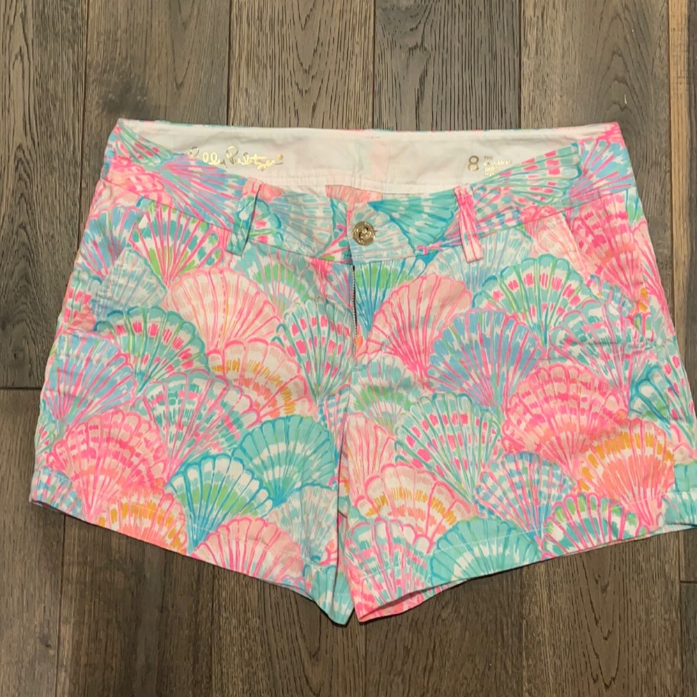 EUC Lilly Pulitzer Callahan Shorts - Shells